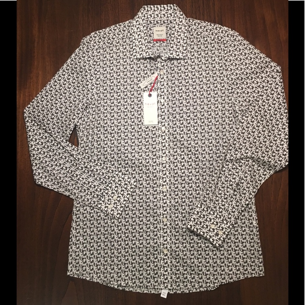 Haupt Men’s spread collar, button down shirt